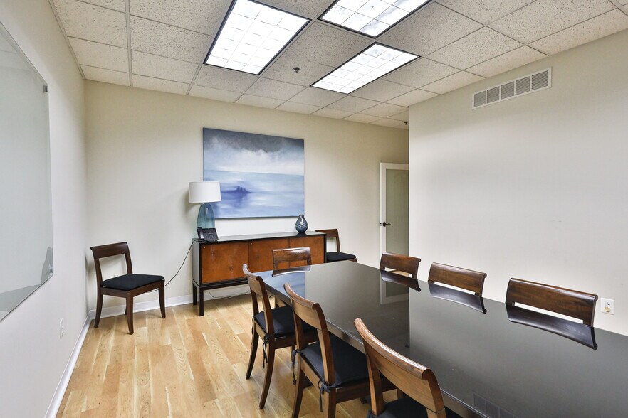 More Photos Of 400-415 Executive Dr, Langhorne Medical For Lease