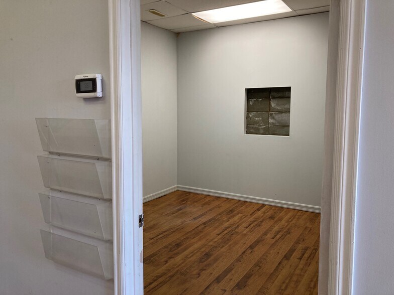 More Photos Of 4213 16A St SE, Calgary Warehouse For Sale