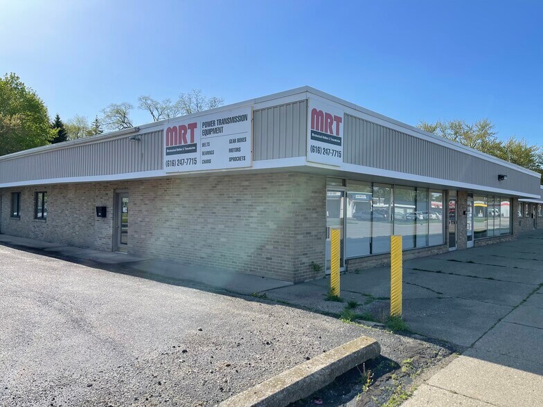 More Photos Of 3060 Madison Ave SE, Grand Rapids Service For Lease