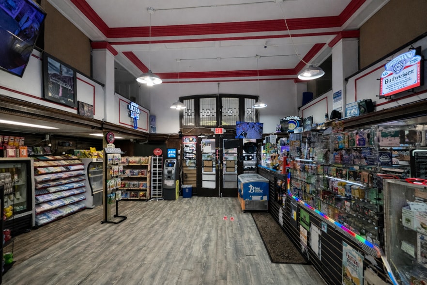 More Photos Of 245 W Fourth St, Winston-Salem Storefront Retail Office For Lease