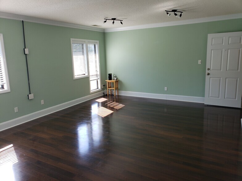 More Photos Of 920 Paverstone Dr, Raleigh Office For Lease