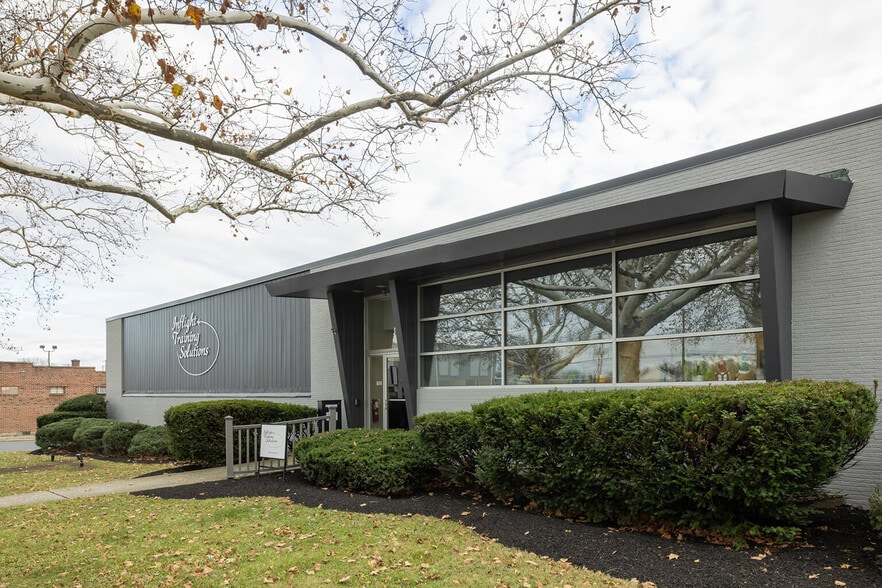 Primary Photo Of 1928 Union Blvd, Allentown Manufacturing For Lease