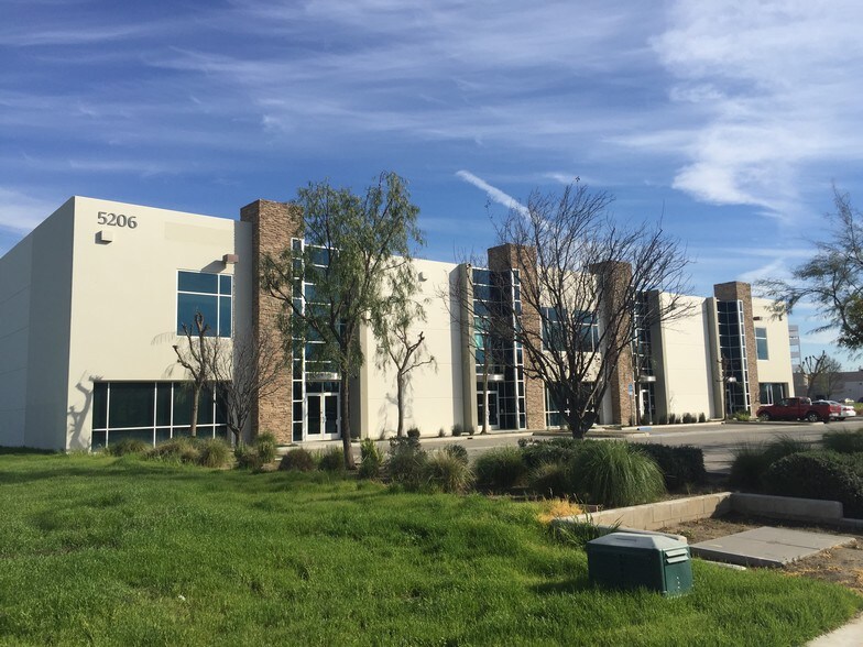 More Photos Of 5206 Young St, Bakersfield Manufacturing For Lease