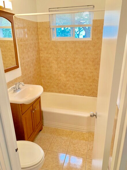 More Photos Of 111 E Uhler Ave, Alexandria Apartments For Sale