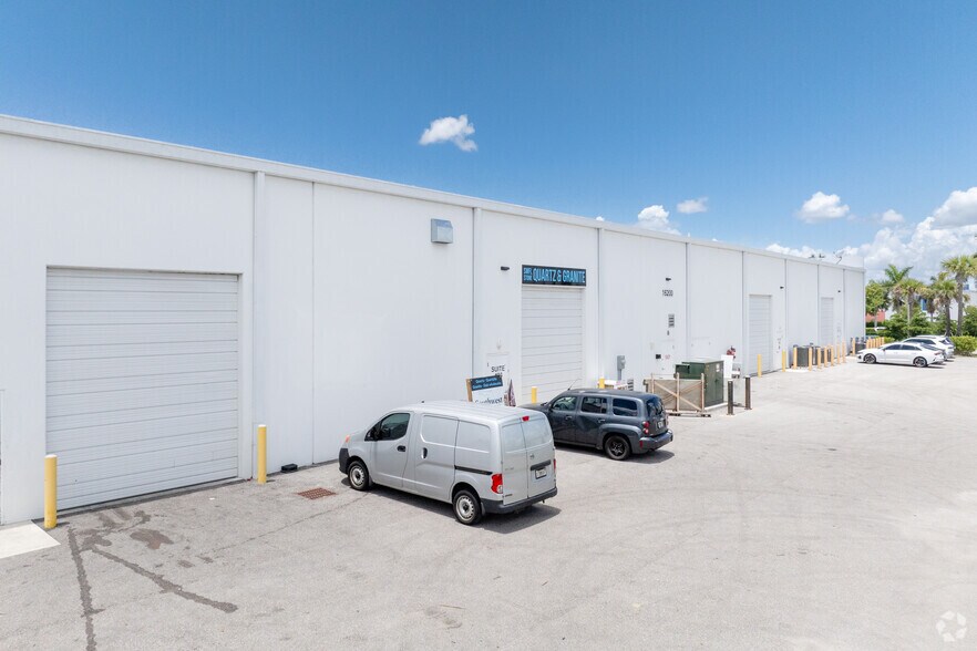 More Photos Of 16200 Parallel, Fort Myers Industrial For Lease
