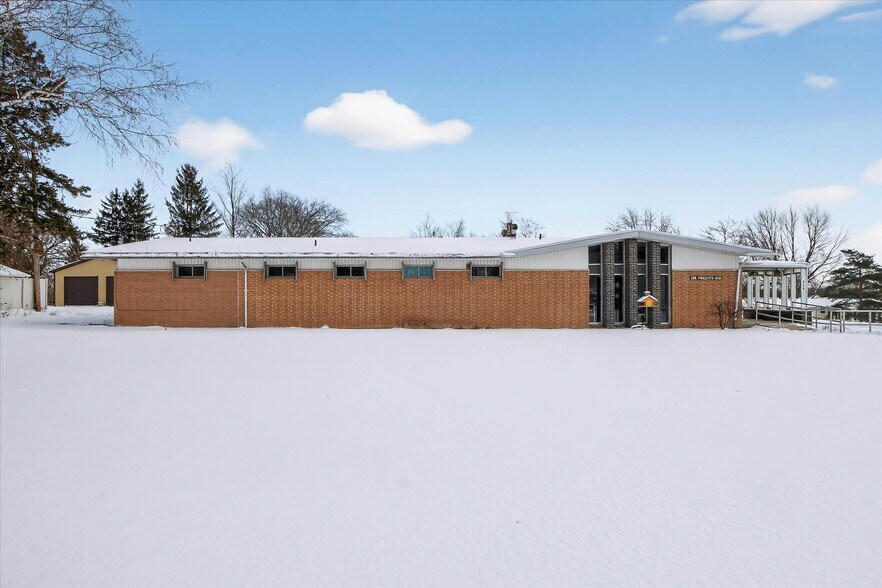 More Photos Of 820 N Pine River St, Ithaca Healthcare For Sale