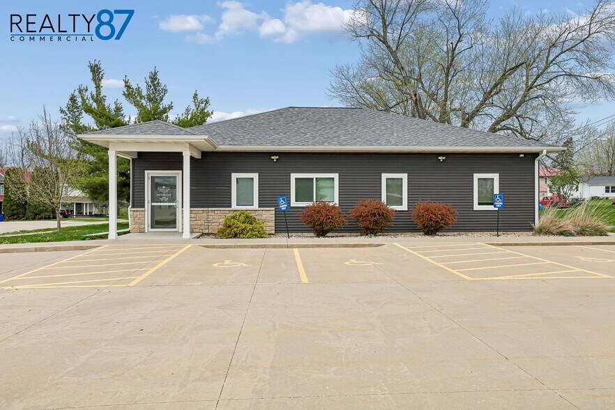 More Photos Of 131 Main St, Shellsburg Office For Sale