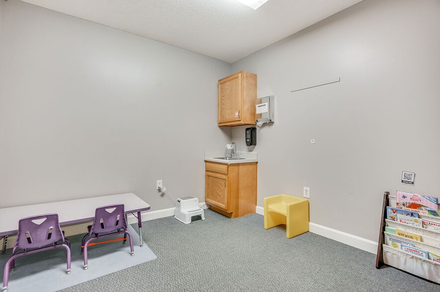 More Photos Of 217-219 Station St, Jacksonville Medical For Sale