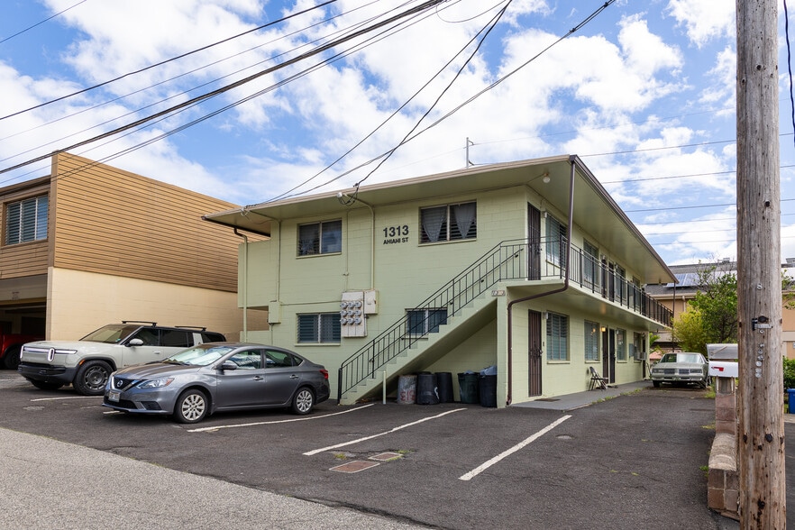 Primary Photo Of 1313 Ahiahi St, Honolulu Apartments For Sale