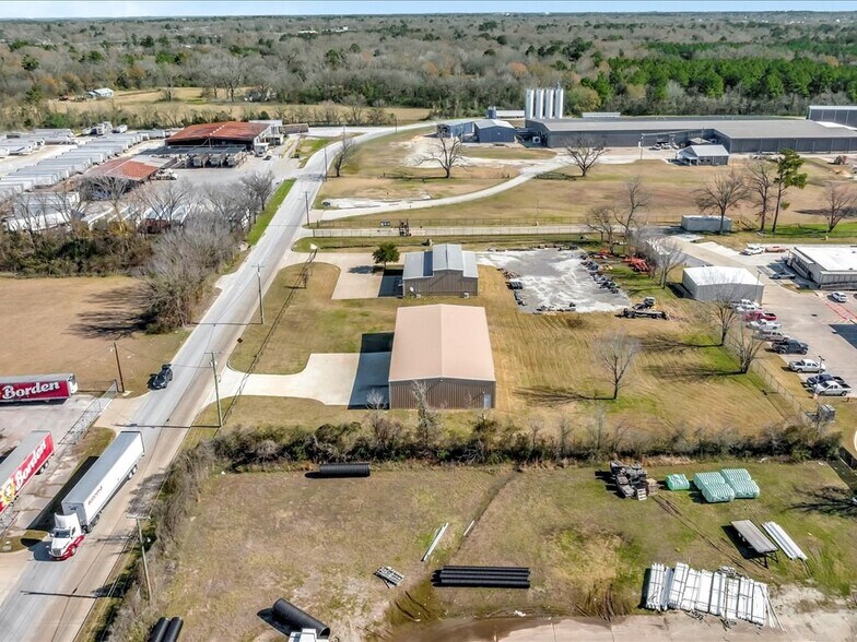 More Photos Of 1807 Webber Lufkin TX 75904 st, Lufkin Warehouse For Lease