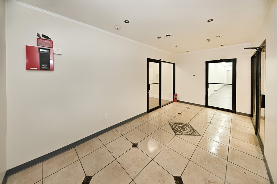 More Photos Of 210 S Newman St, Hackensack Manufacturing For Lease