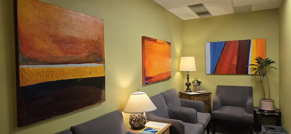 More Photos Of 17530 NE Union Hill Rd, Redmond Medical For Sale