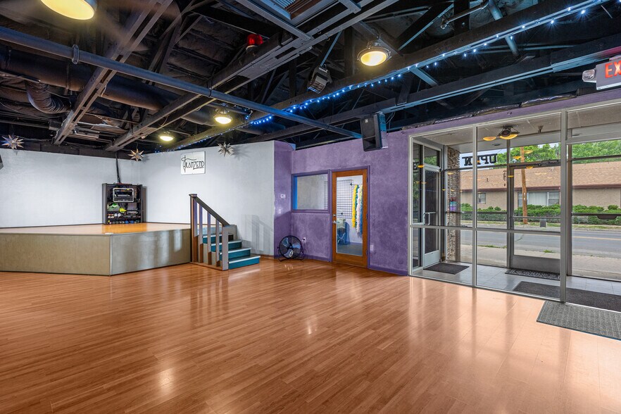 More Photos Of 417 W Santa Fe Ave, Flagstaff Flex For Sale