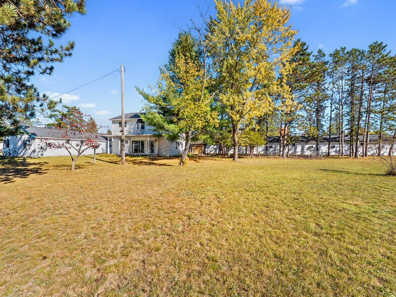 More Photos Of 1024 S I 75 Business Loop, Grayling Hotel For Sale