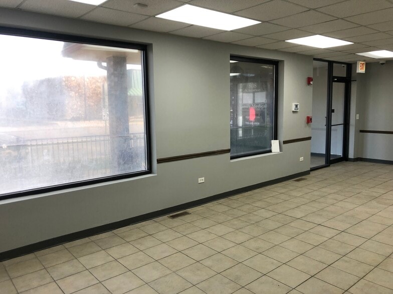 More Photos Of 808 N Broadway Ave, Melrose Park Medical For Lease
