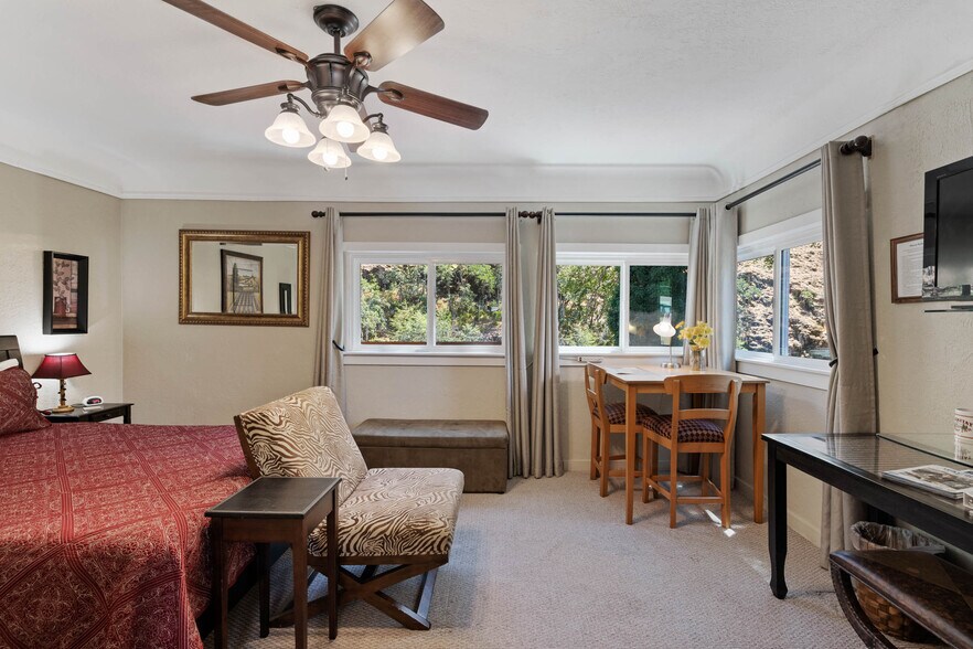 More Photos Of 218 2nd St, Klickitat Hotel For Sale