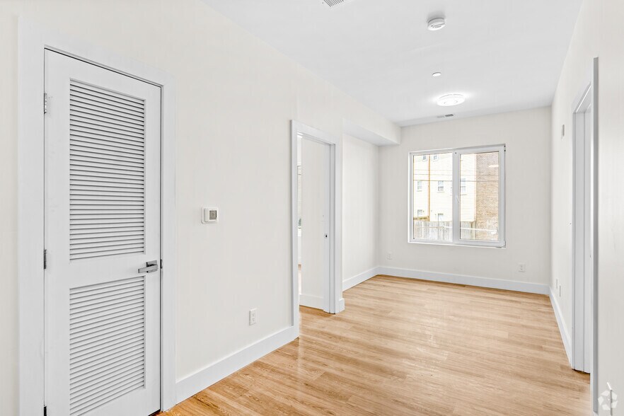 More Photos Of 1415 Young St SE, Washington Apartments For Sale