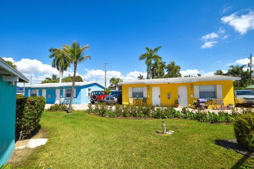 More Photos Of 14621 McGregor Blvd, Fort Myers Apartments For Sale