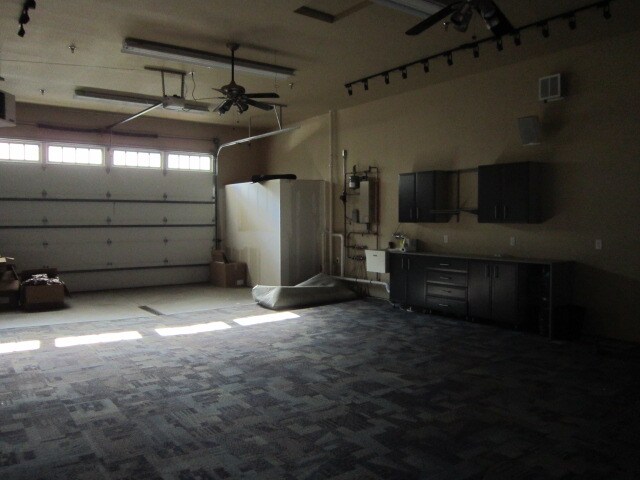 More Photos Of 913 Manor Dr NE, Spring Lake Park Office For Lease