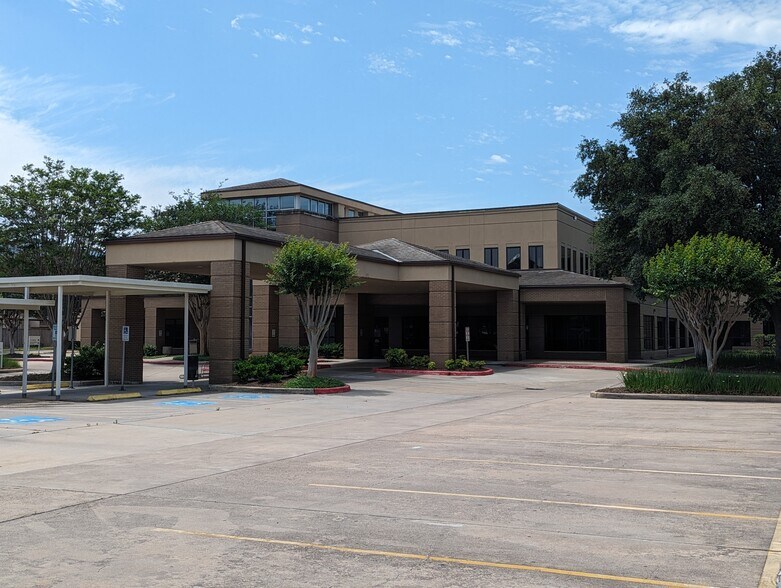 More Photos Of 1111 Augusta Dr, Houston Medical For Lease