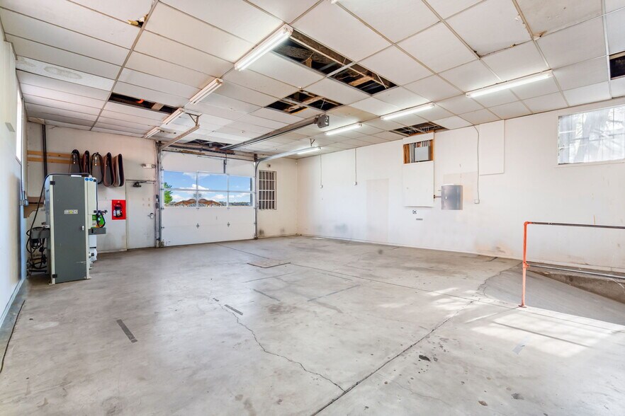 More Photos Of 422 Main St, Windsor Bank For Sale