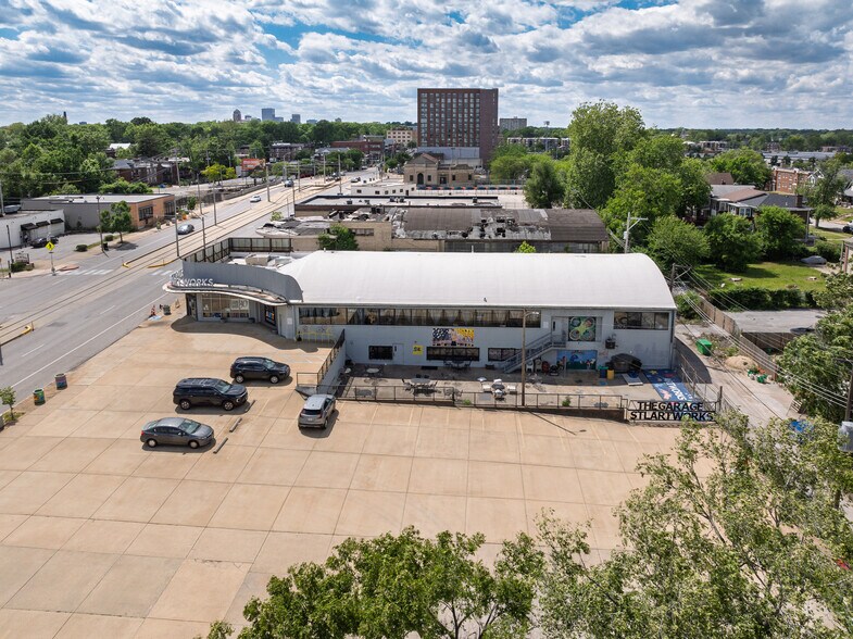 More Photos Of 5951 Delmar Blvd, Saint Louis Freestanding For Sale