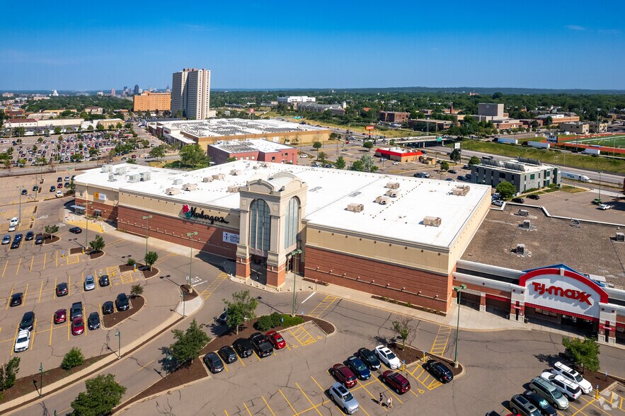 More Photos Of 1390-1440 W University Ave, Saint Paul Unknown For Lease