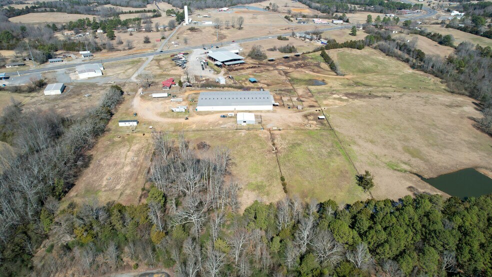 More Photos Of 99 Stacks Dr, Damascus Horse Stables For Sale