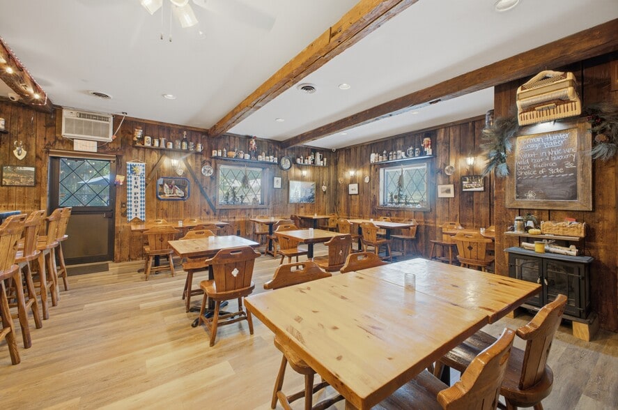 More Photos Of 352 Quaker Rd, Queensbury Restaurant For Sale