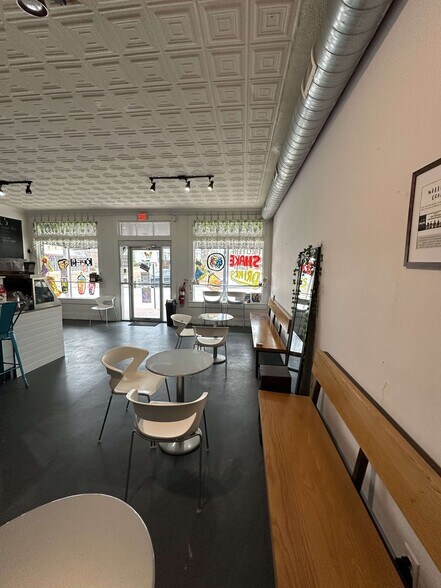 More Photos Of 1317 Washington St, Clarkesville Storefront For Sale