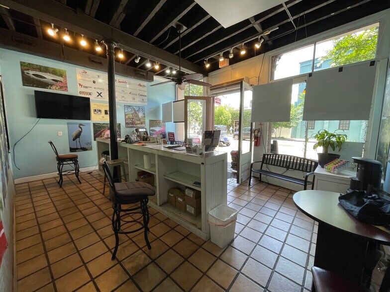 More Photos Of 231 Meeting St, Charleston Storefront Retail Office For Lease