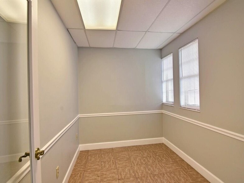 More Photos Of 800 20th Pl, Vero Beach Medical For Lease