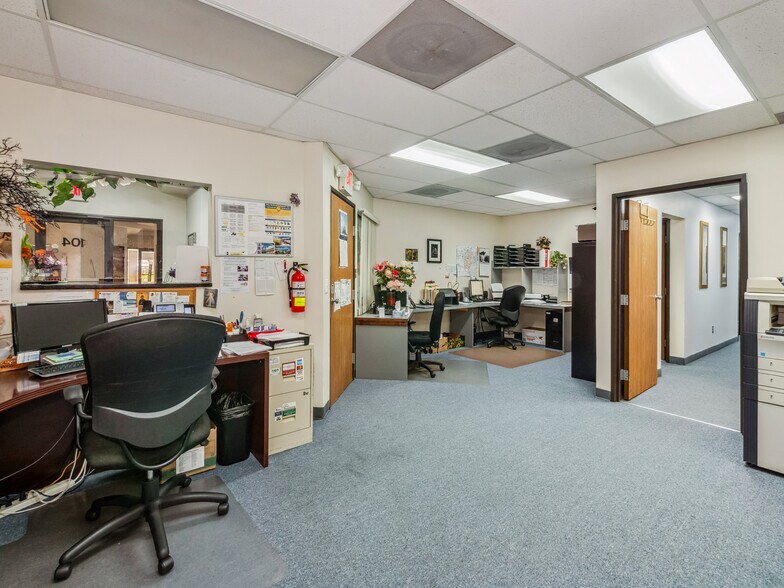 More Photos Of 38300 Van Dyke Ave, Sterling Heights Medical For Lease