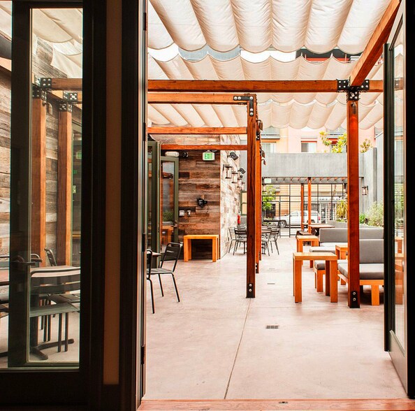 More Photos Of 11050 Magnolia Blvd, North Hollywood Restaurant For Lease