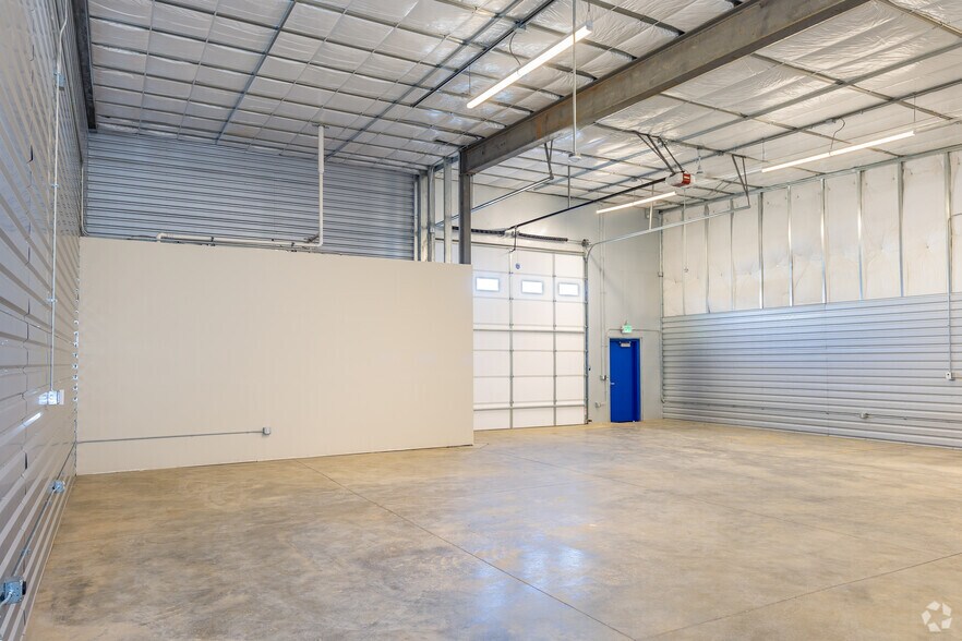 More Photos Of 4911 W 58th Ave, Arvada Warehouse For Lease