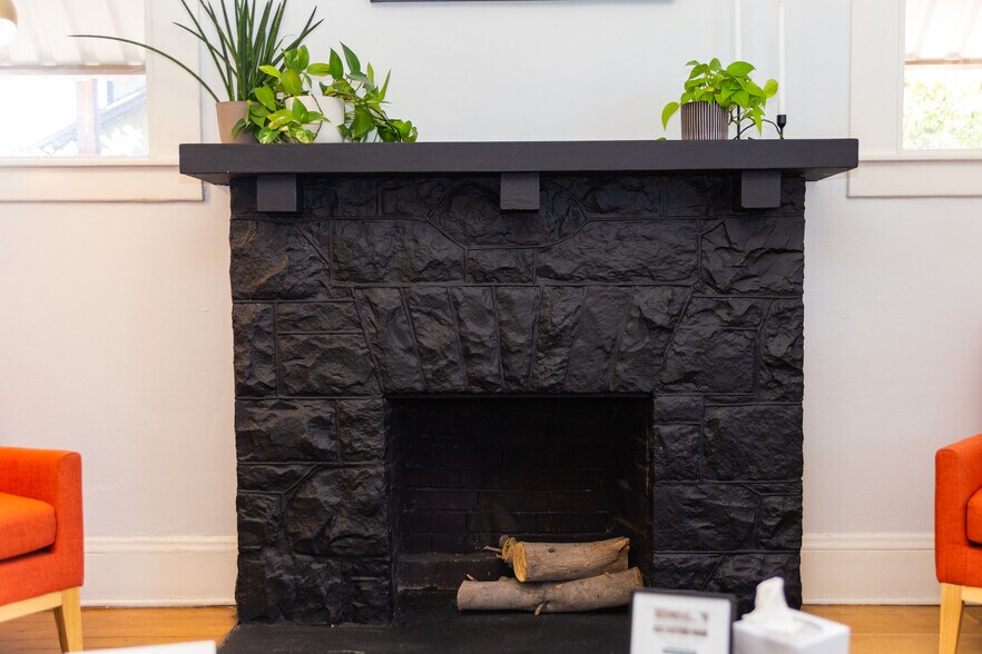 More Photos Of 531 E Lynwood St, Phoenix Office Residential For Sale