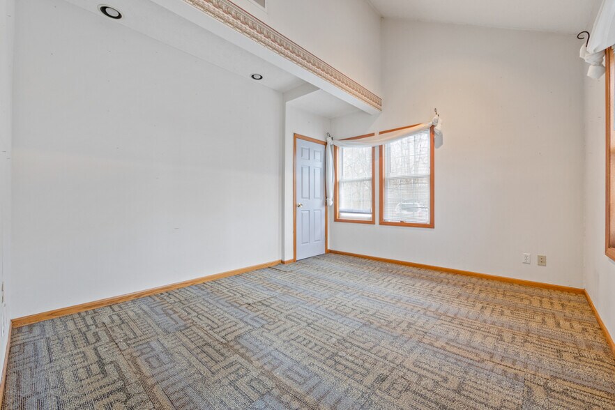 More Photos Of 9233 SR 14, Streetsboro Medical For Sale