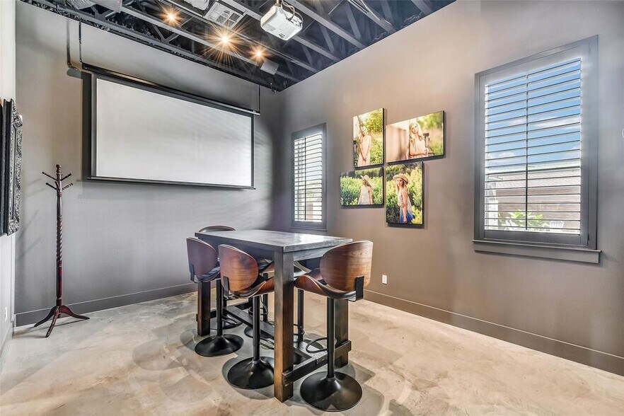 More Photos Of 316 Morningside Dr, Friendswood Loft Creative Space For Sale