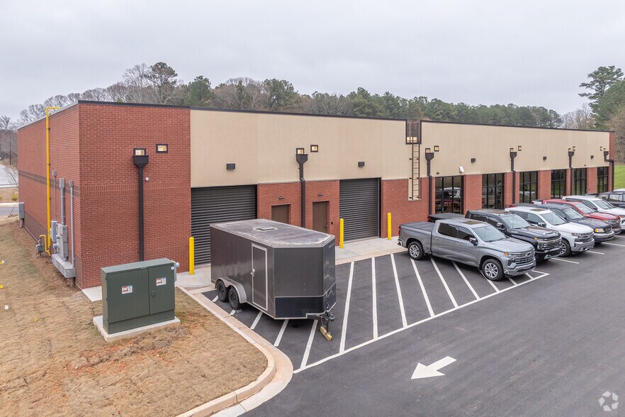 More Photos Of 11335 Lewis Braselton Blvd, Braselton Warehouse For Lease