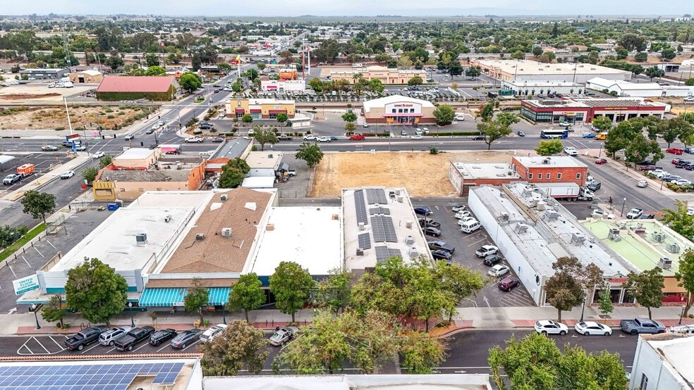 More Photos Of 328-332 W Main St, Merced Storefront For Lease