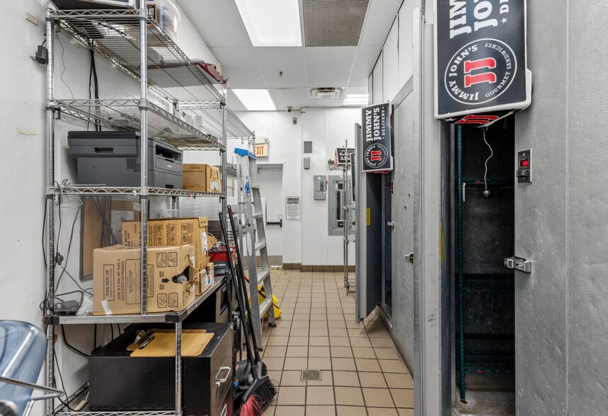 More Photos Of 11500 Midlothian Tpke, Richmond General Retail For Lease