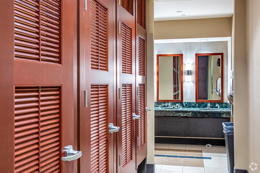 More Photos Of 9351-9401 Renner Blvd, Lenexa Office For Lease