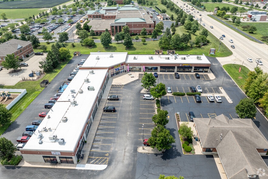 More Photos Of 1411-1475 Veterans Pky, Yorkville Unknown For Lease