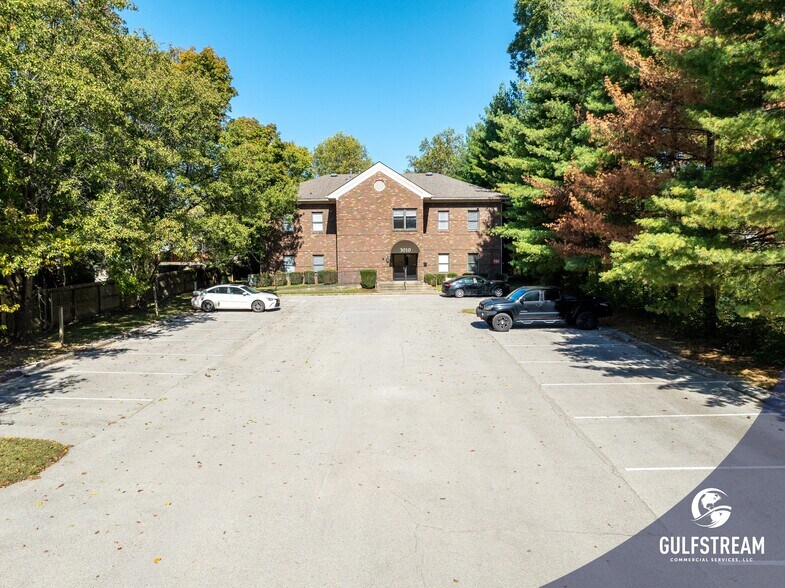 More Photos Of 3010 Taylor Springs Dr, Louisville Office For Lease