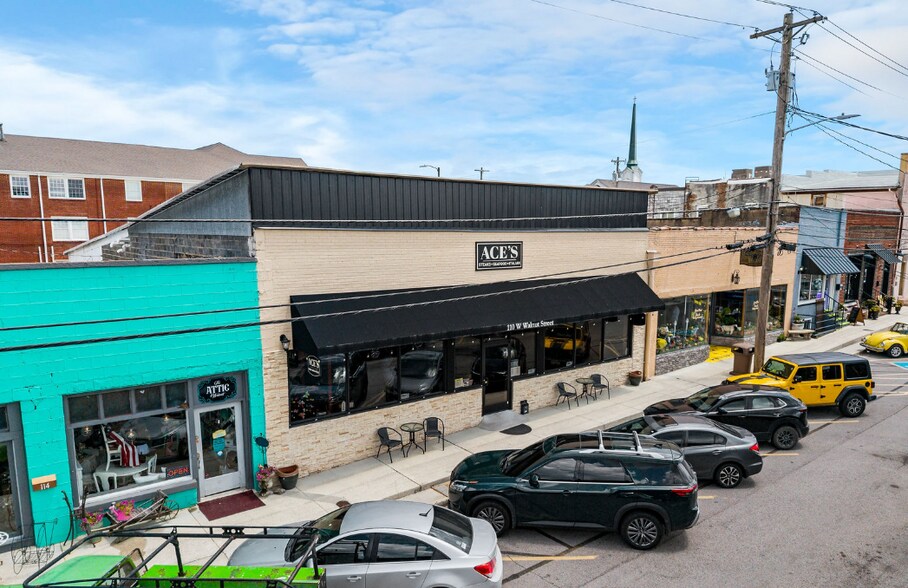 Primary Photo Of 110 W Walnut St, Smithville Restaurant For Sale