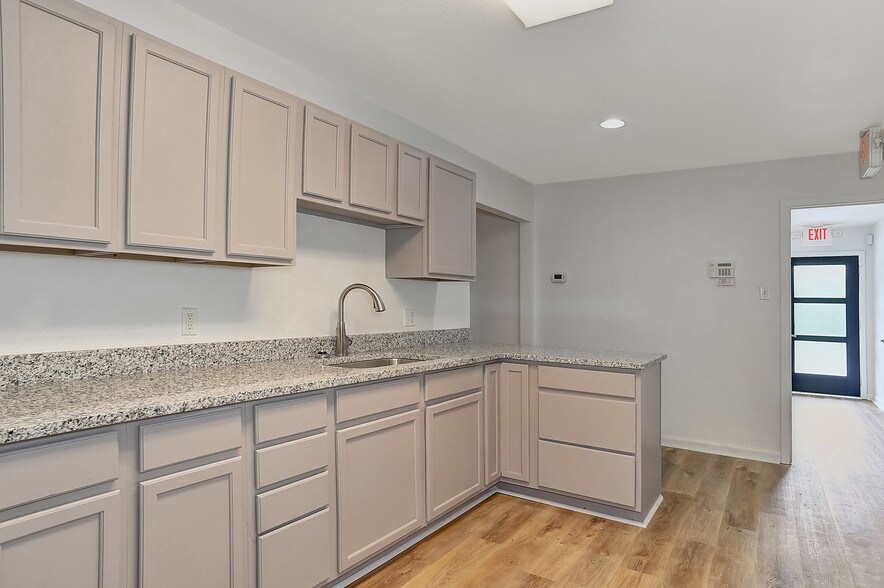 More Photos Of 2527 Fm 691, Denison Medical For Sale