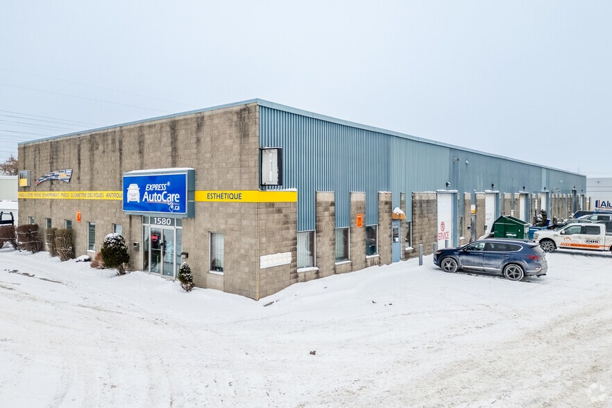 More Photos Of 1580-1600 Boul Saint-Elzéar O, Laval Light Manufacturing For Sale