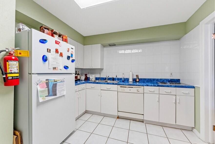 More Photos Of 130 Pinellas Way N, Saint Petersburg Office For Sale