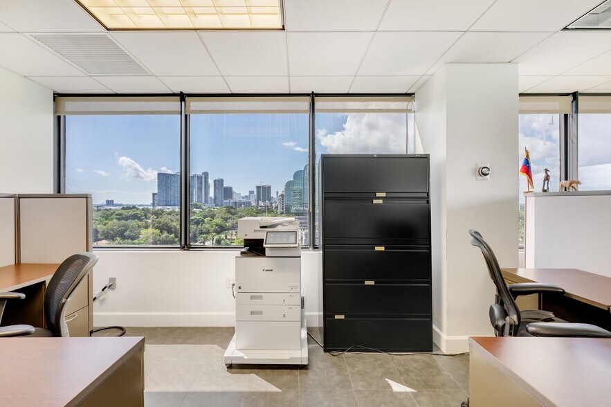 More Photos Of 4770 Biscayne Blvd, Miami Office For Sale