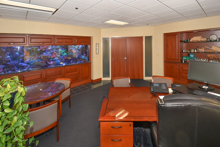 More Photos Of 755 Winding Brook Dr, Glastonbury Office For Sale